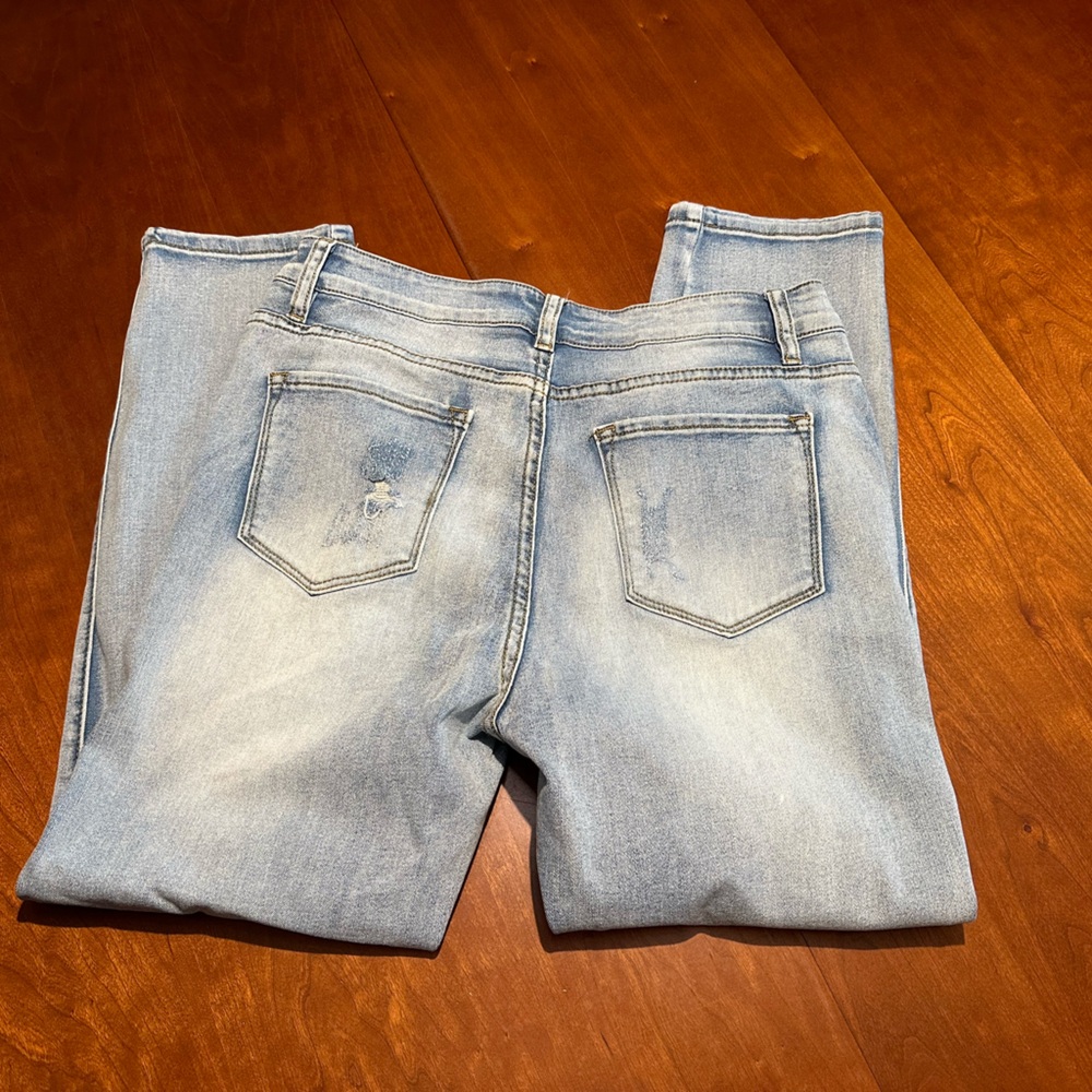 Distressed Jeans - Picture 2 of 3